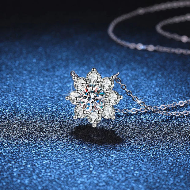 NeeTim 1CT Moissanite Diamond Necklace For Woman Pendant 925 Silver Plated with White Gold Chains Party Bridal Fine Jewelry Gift
