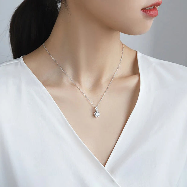 NeeTim 1ct 6.5mm D Color Moissanite Diamond Pendant Necklace 925 Sterling Sliver Neck Chain Necklaces with GRA Gift for Women