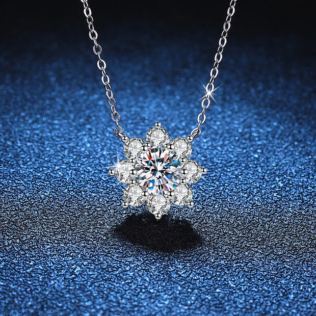 NeeTim 1CT Moissanite Diamond Necklace For Woman Pendant 925 Silver Plated with White Gold Chains Party Bridal Fine Jewelry Gift
